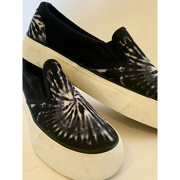Mudd Shoes - Mudd Poppy Slip On Black Tie Dye Size 7 Shoes Black Tie Dye